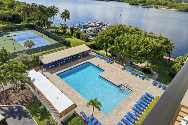 Building Photo - 2121 N Ocean Blvd