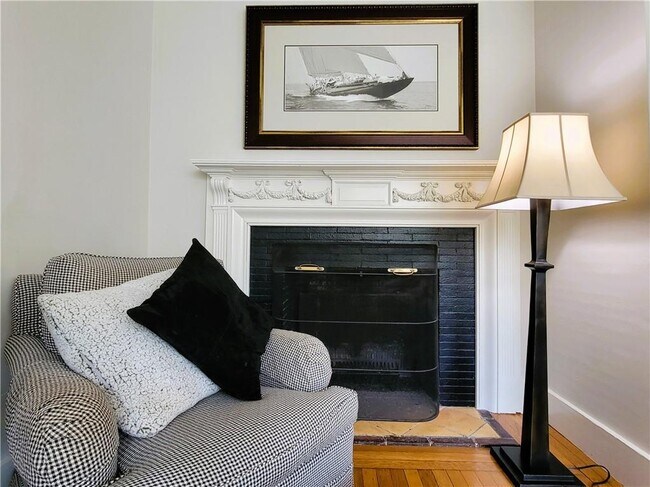 Building Photo - 60 Prairie Ave