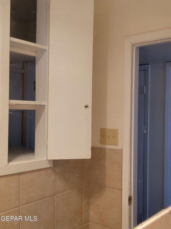 Building Photo - 9513 Fairfax St