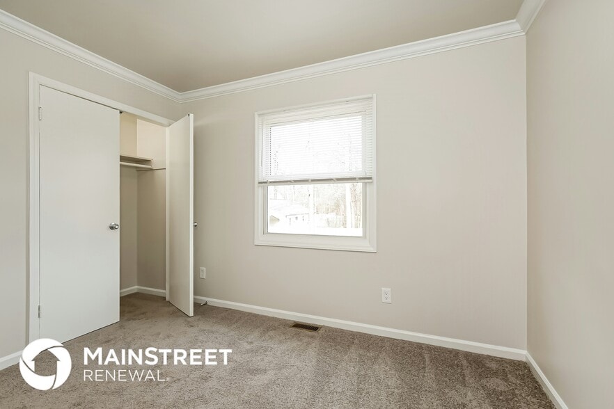 Building Photo - 4 Terry Dr