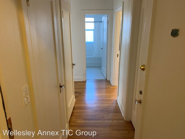 Building Photo - 1 br, 1 bath Apartment - 1405 SE Belmont St.