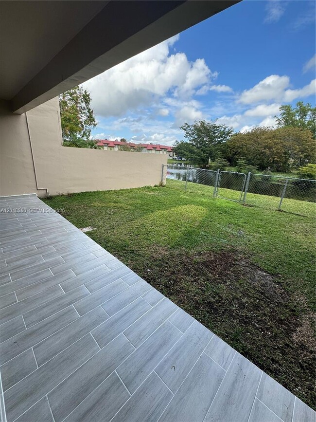 Building Photo - 3167 Coral Springs Dr