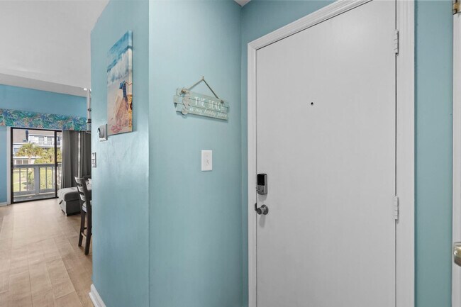 Building Photo - 1850 Colony Dr