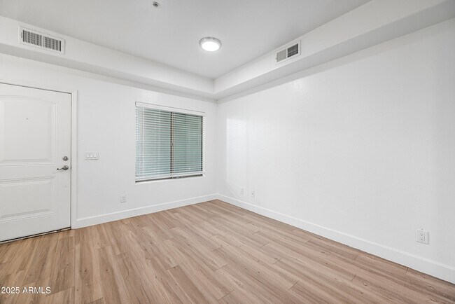 Building Photo - 4608 W Maryland Ave