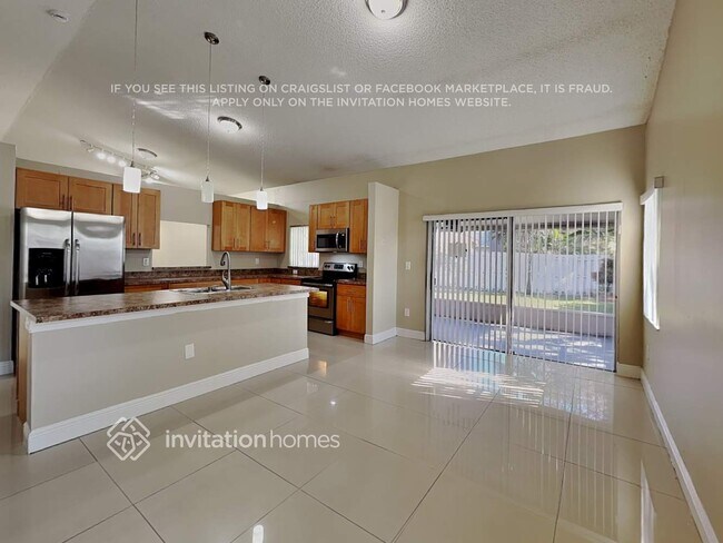 Building Photo - 1001 NW 125th Terrace