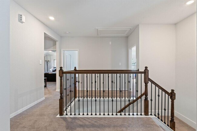 Building Photo - 519 Carina Gaze Dr