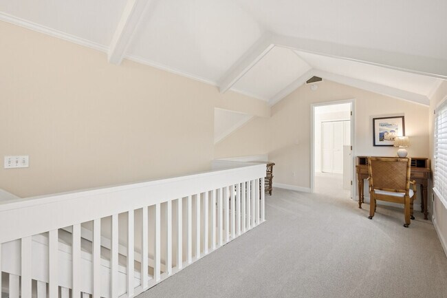 Building Photo - 162 Pioneer Loop