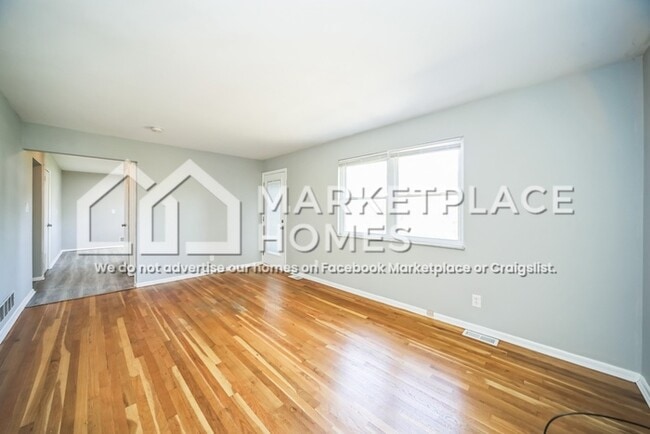 Building Photo - 1608 Tonopah Dr