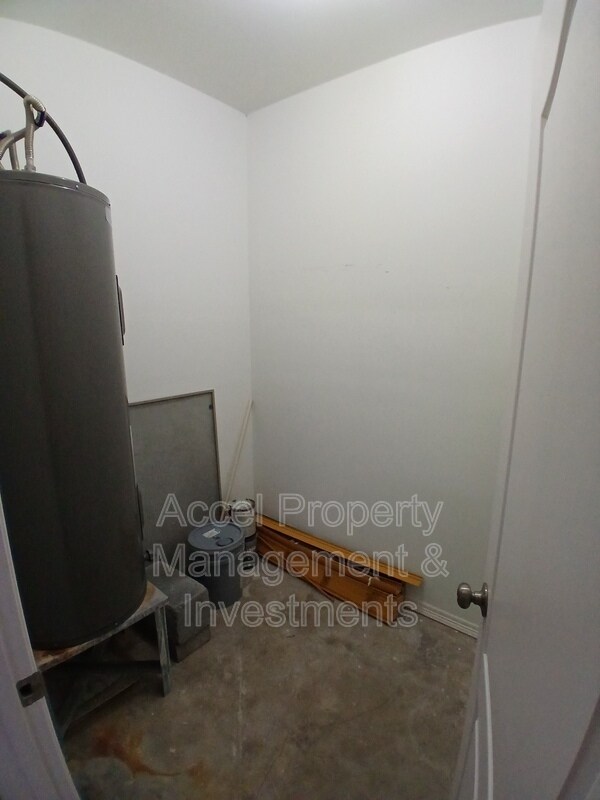 Building Photo - 128 San Jacinto St