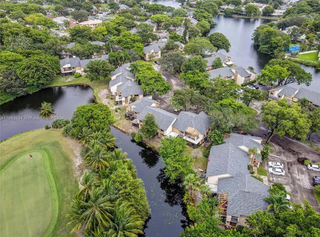 Building Photo - 207 Wimbledon Lakes Dr