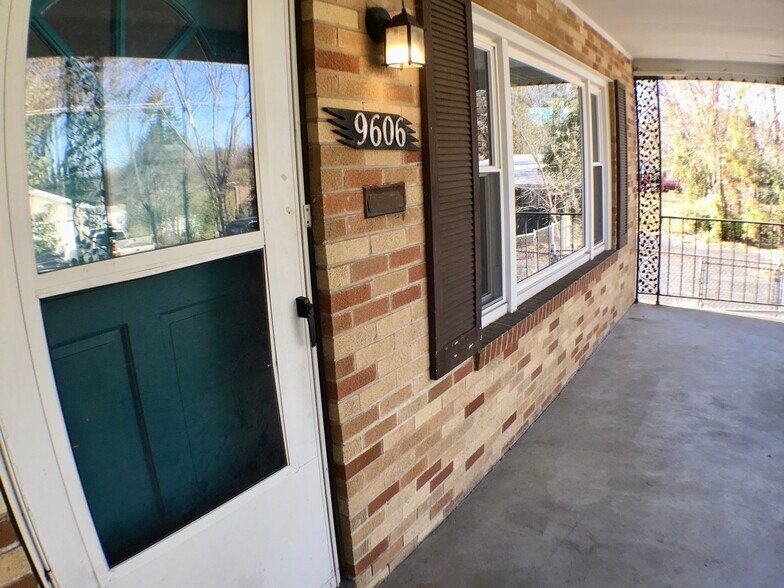 Building Photo - 9606 Sievers Ct