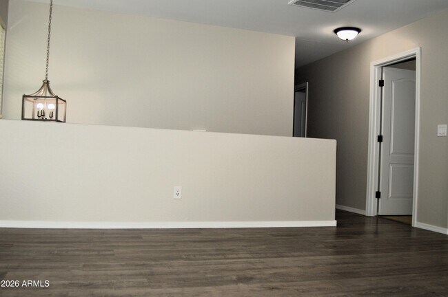 Building Photo - 964 S Almira Ave