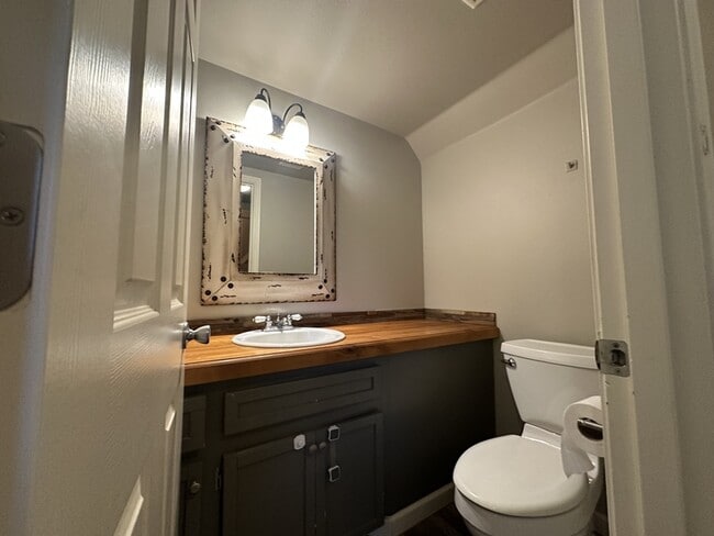 Building Photo - 24574 SW Ladd Hill Rd