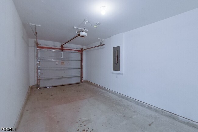 Building Photo - 3214 65th St W