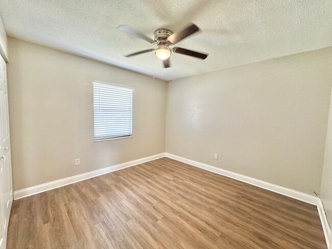 Building Photo - Winter Haven Apartment
