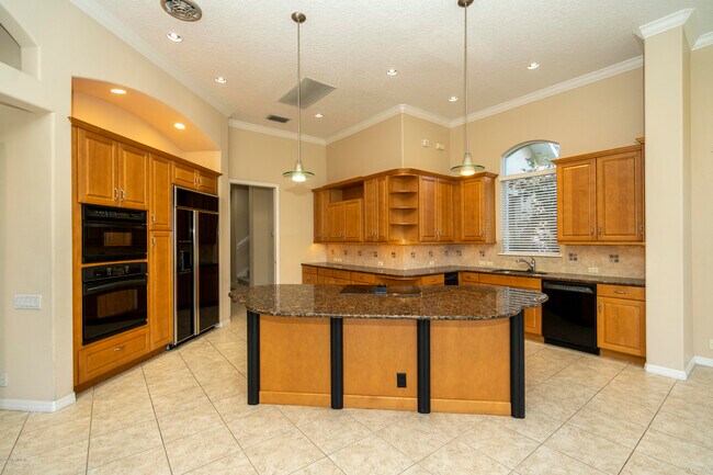 Building Photo - 3668 Windmoor Dr