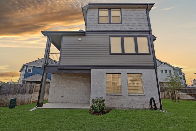 Building Photo - 23914 Sumac Blf Trl