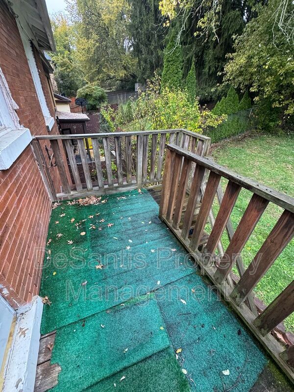 Building Photo - 2450 Starkamp St