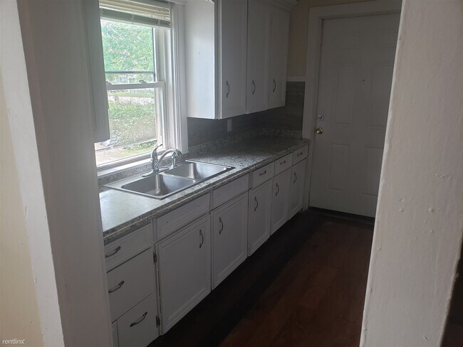 Building Photo - 2 br, 1 bath House - 259 Fox St SW