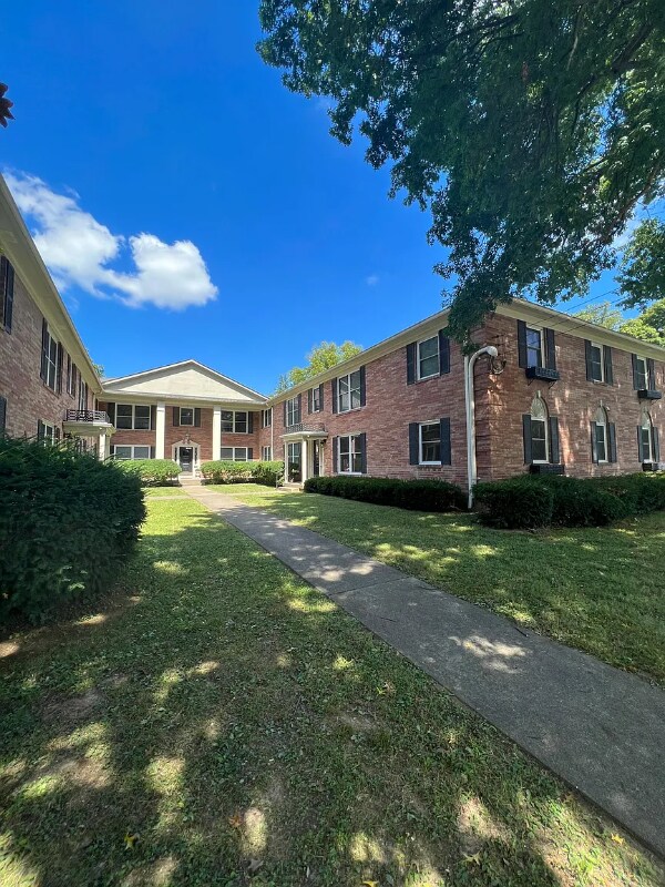 Primary Photo - 3807 Leland Rd