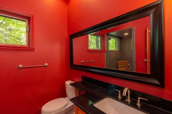 Building Photo - 348 Winding Ridge