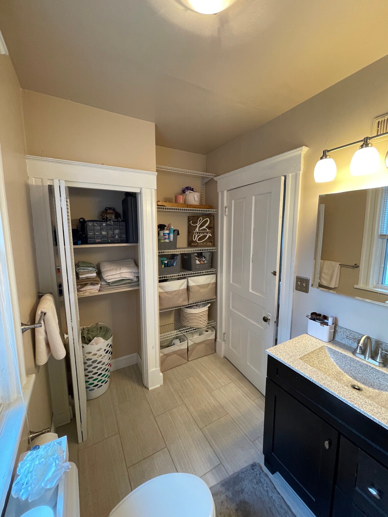 Building Photo - 2860 Erie Ave