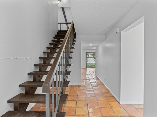 Building Photo - 203 Bonnie Brae Way