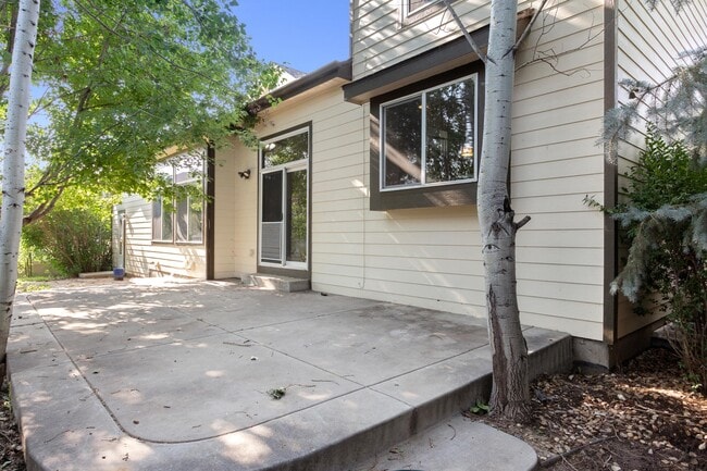 Building Photo - 8700 Triple Crown Dr