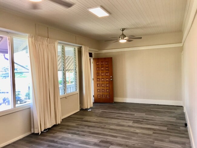 Building Photo - Punchbowl area Single family 3/1.5/1 car carport