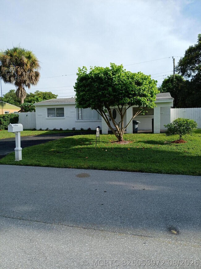 Building Photo - 4289 S Mary Cir