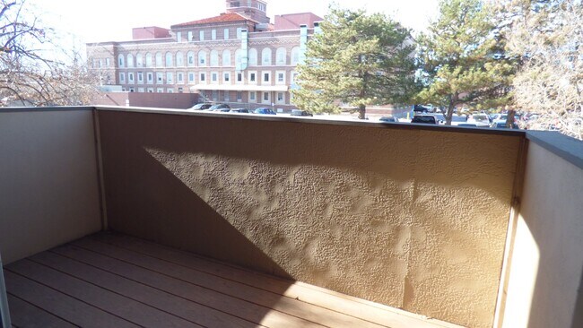 Building Photo - 2BR/1BA Park Hill Condo in Denver