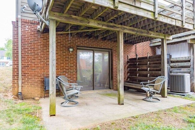 Building Photo - 1134 Mountain View Dr