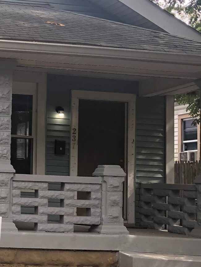 Building Photo - 239 N Tacoma Ave