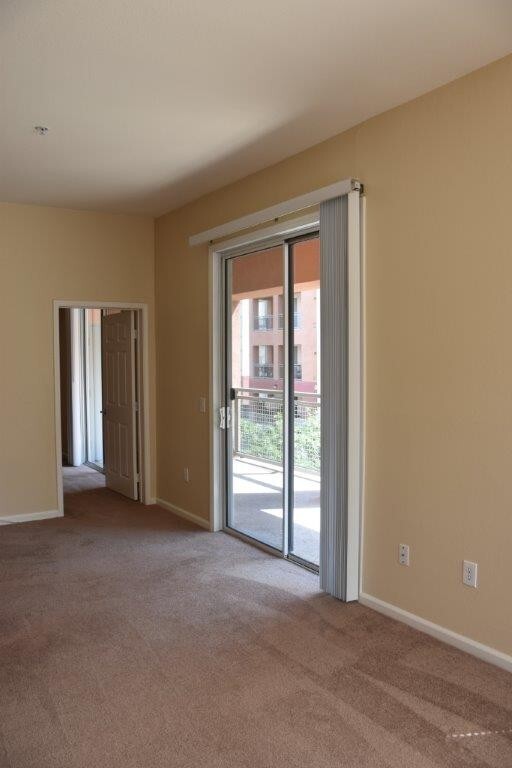 Building Photo - 2 Bedroom 3rd floor unit in Guard Gated Pa...