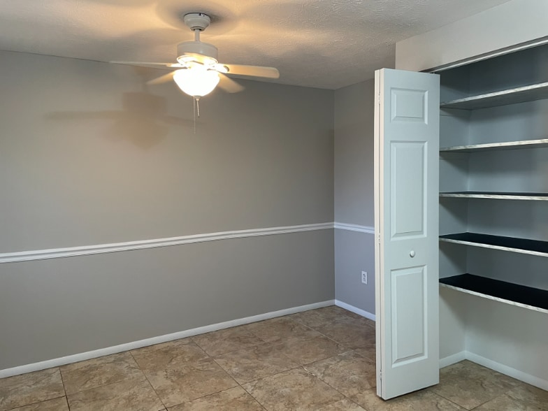 Building Photo - 3845 Farm Brook Ln