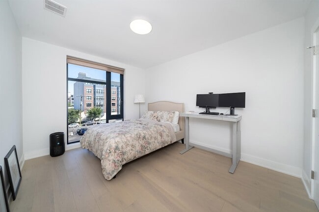 Building Photo - 338 Newark Ave