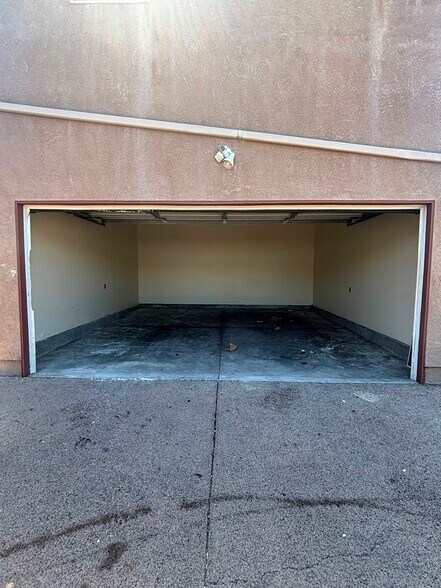 Building Photo - 4520 Cimarron St