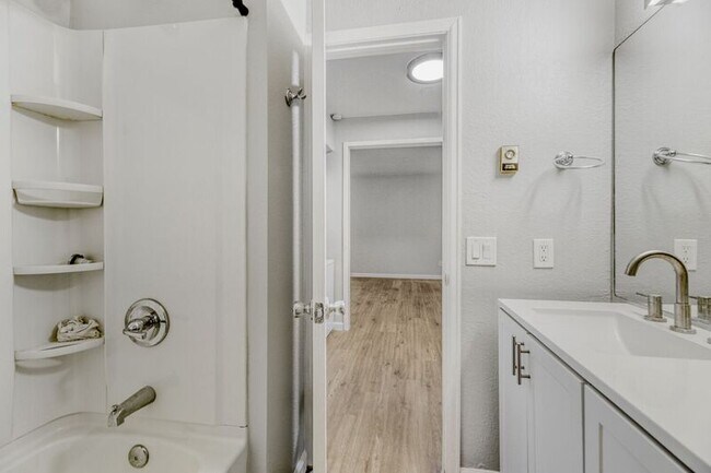 Building Photo - 1120 Mazatlan Cir