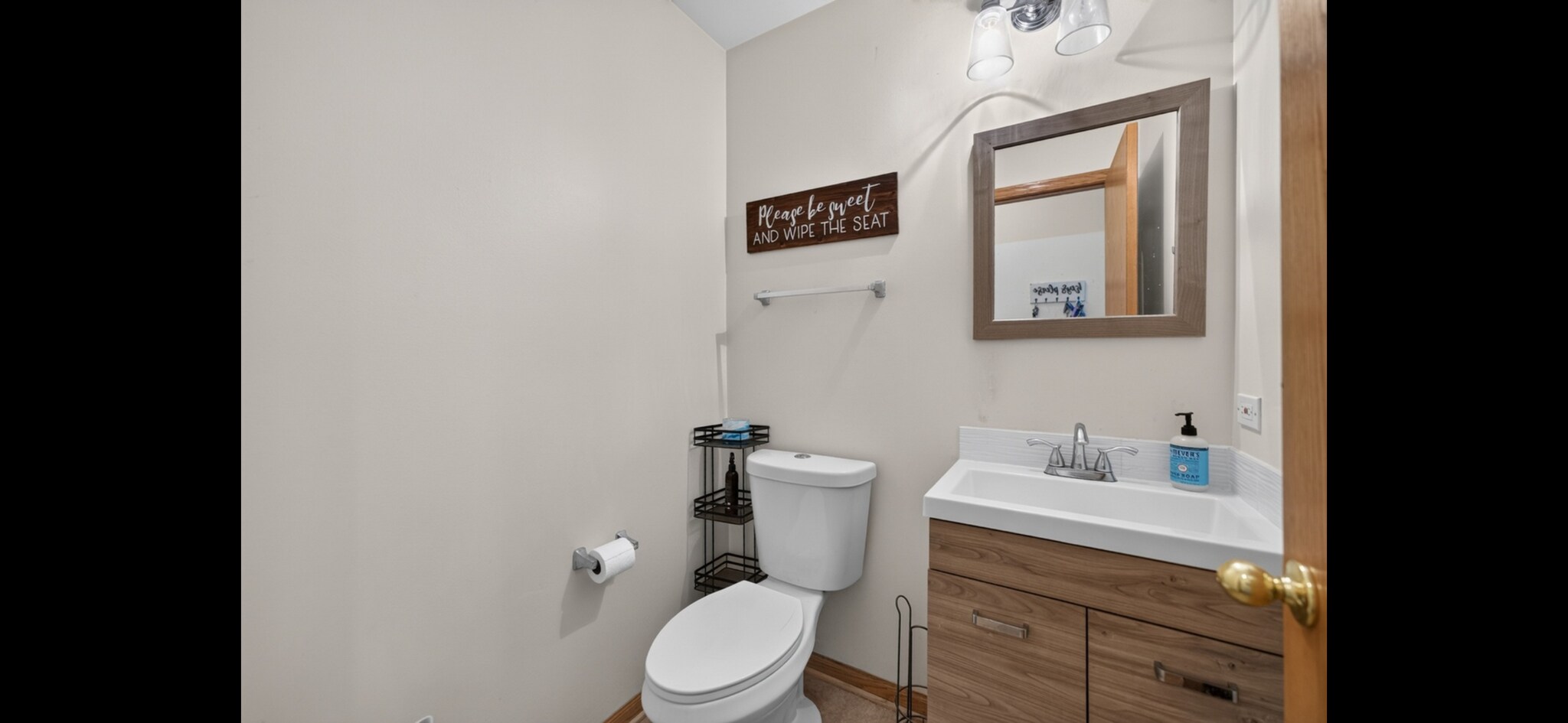 Building Photo - 949 Tanager Ct