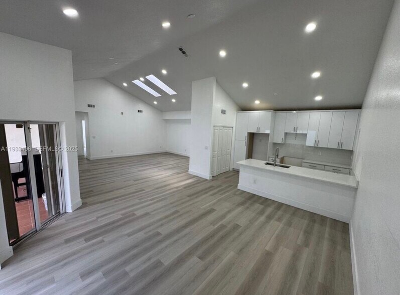 Building Photo - 8754 NW 149th Ter