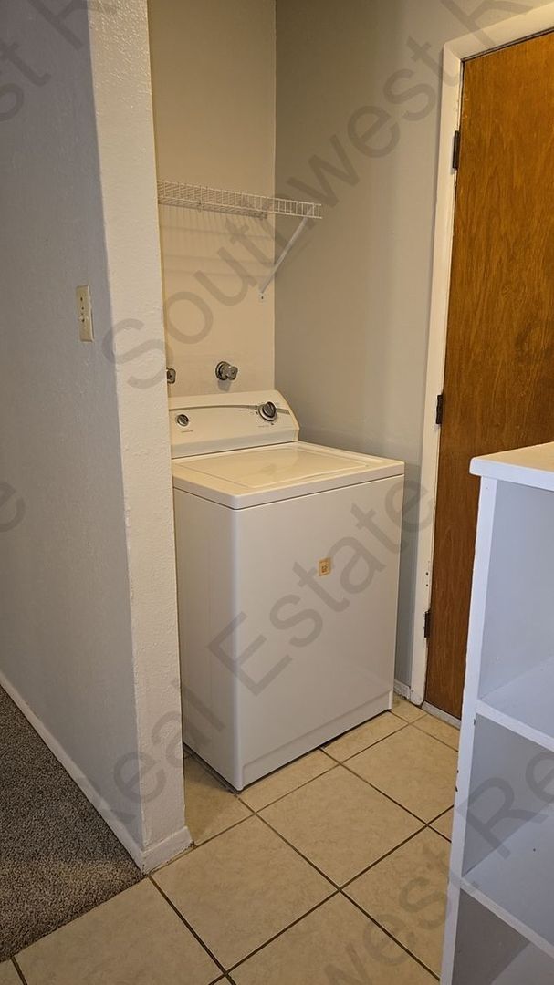 Building Photo - charming 3 bedroom 1 bath home.
