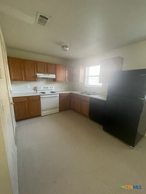 Building Photo - 3202 Hereford Ln