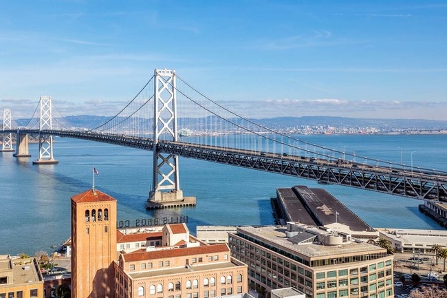 Building Photo - Stunning LUMINA Condo with Bay Views