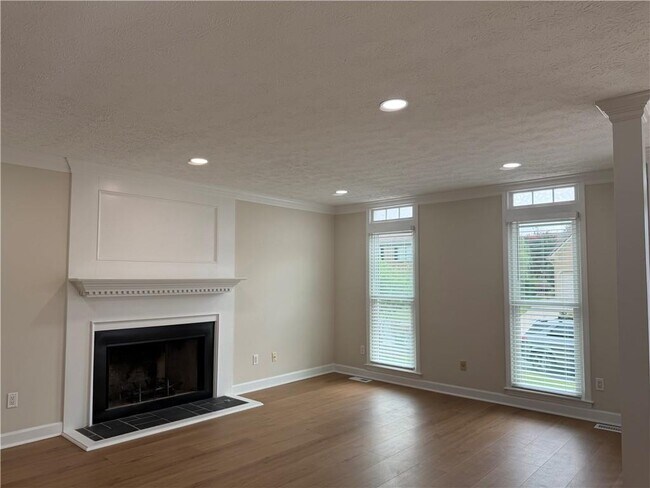 Building Photo - 2210 Concord Square Dr NE