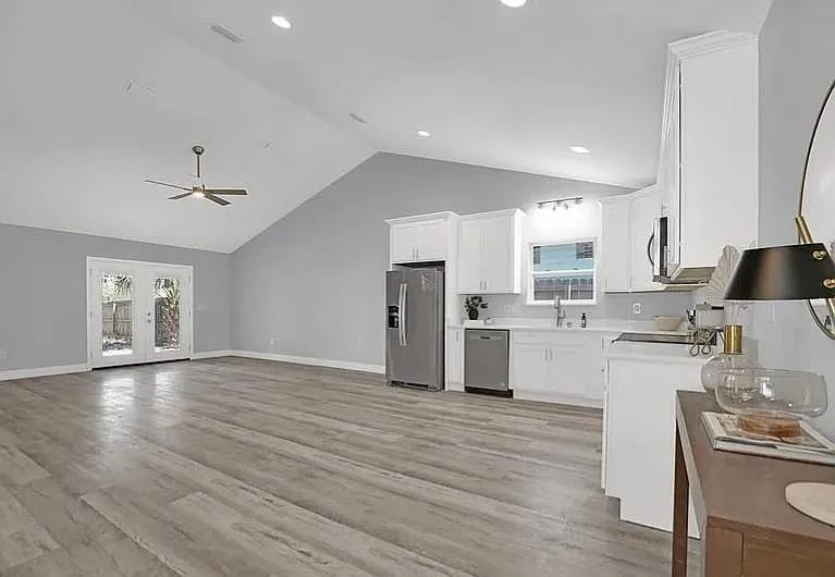 Building Photo - 104 Oleander Cir