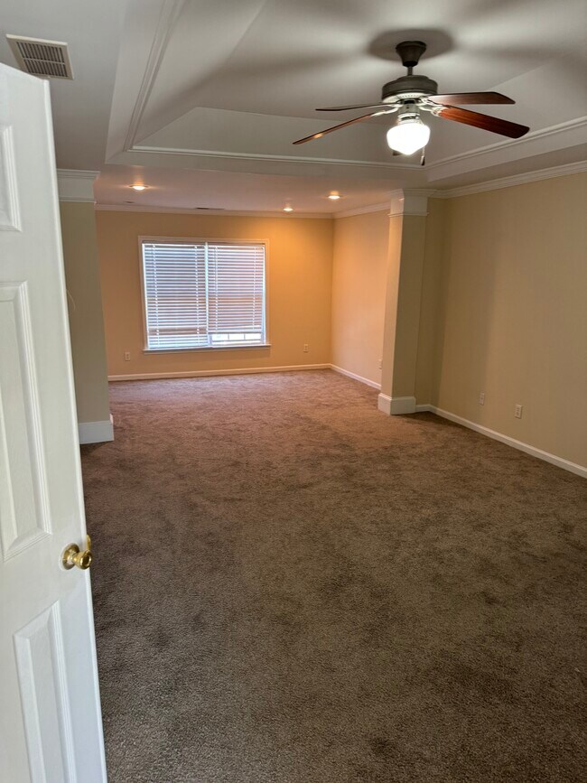 Building Photo - 77 Stallion Way