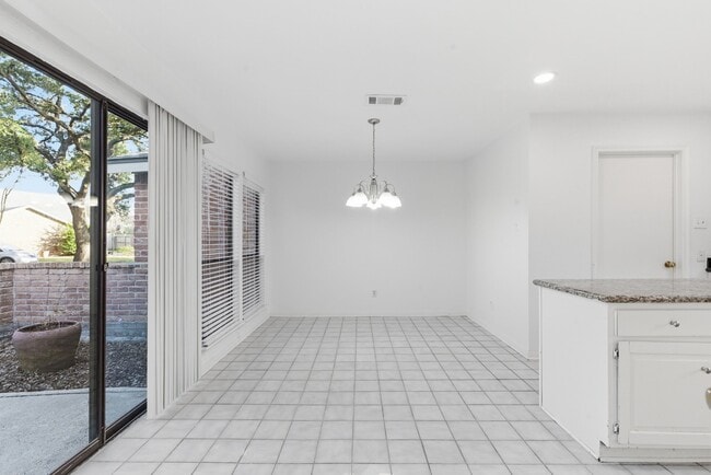 Building Photo - 506 Willow Wisp Cir