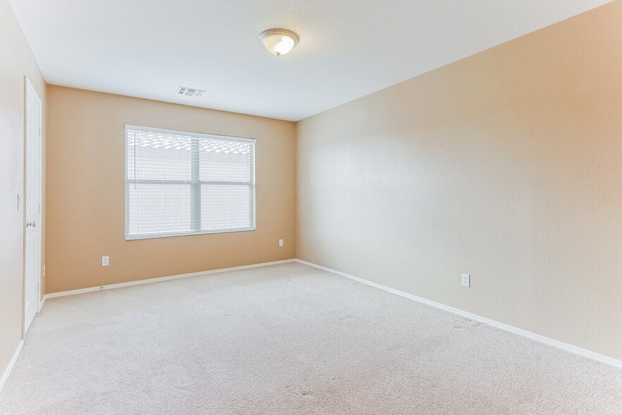 Building Photo - 3354 S Colt Dr