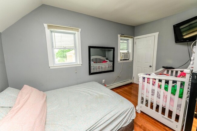 Building Photo - 82 Pacific Ave