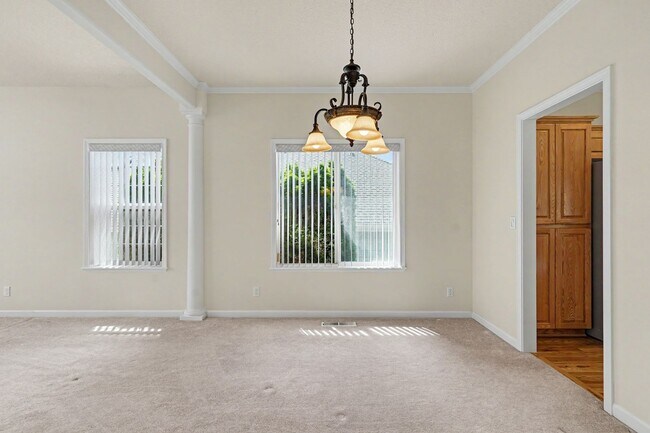 Building Photo - Well-Kept Single-Level 3 bed, 2 bath home in West Salem